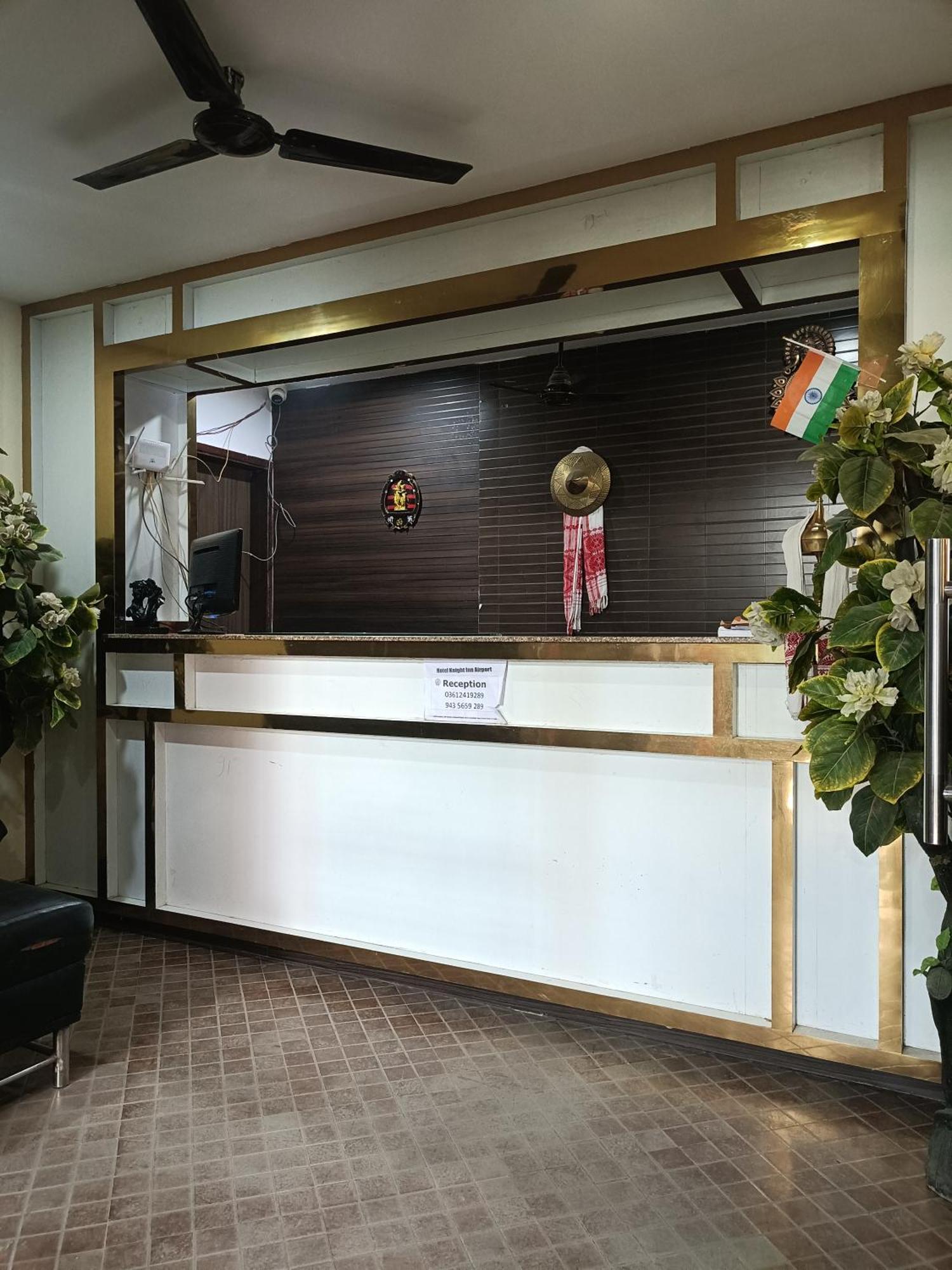 Hotel Knight Inn Airport グワーハーティー エクステリア 写真